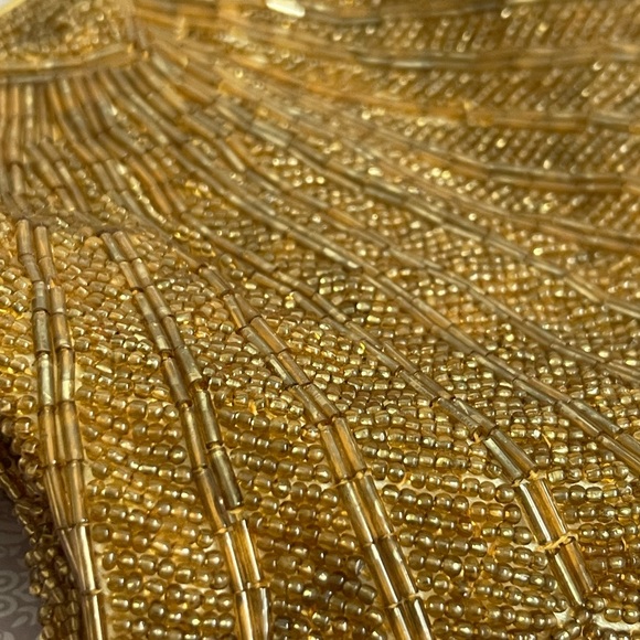 1930’s Gold Beaded ClamShell Design Opera Purse - Picture 6 of 16